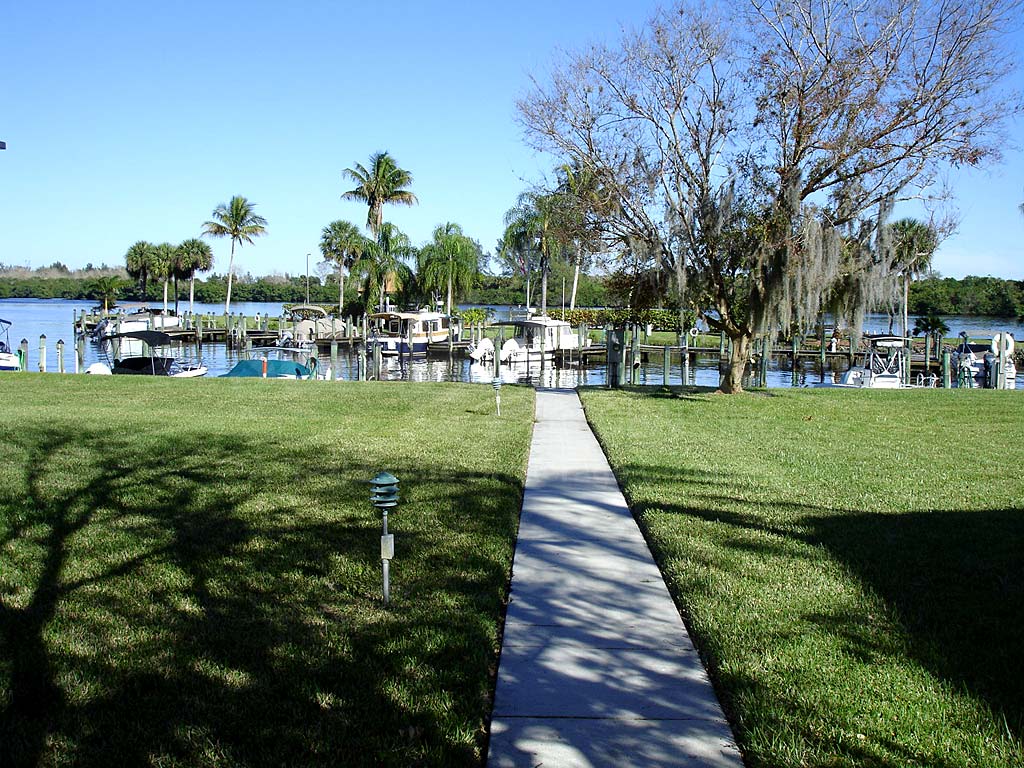 Bay Pointe Yacht And Racquet Club Walkway